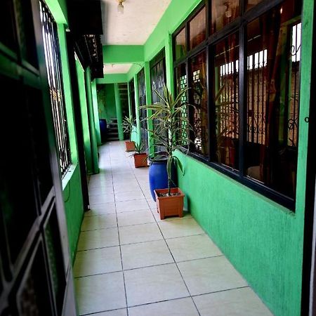 Casa El Roble Hostel San Juan La Laguna Exterior photo